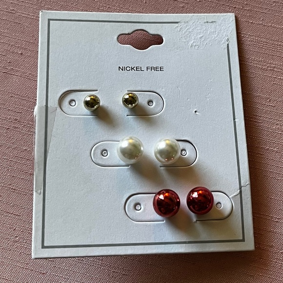 Jewelry - Set of 3 Stud Earrings